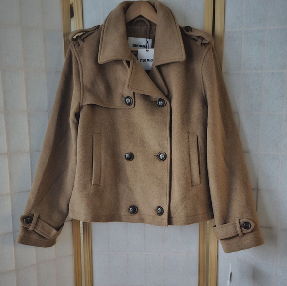 Cropped Wool Coat. - Picture 8 of 8